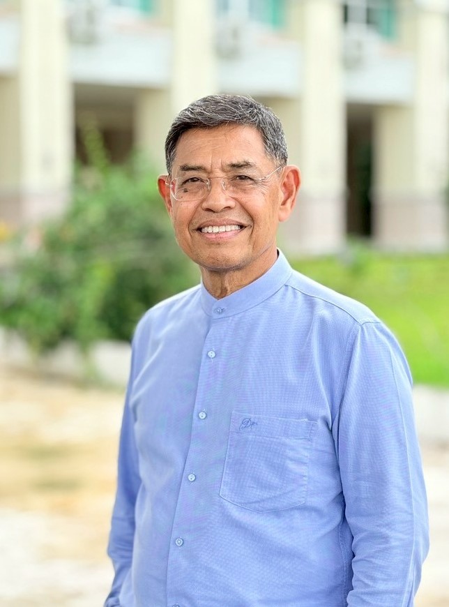 ศ.เกียรติคุณ ดร.จรัส สุวรรณมาลา